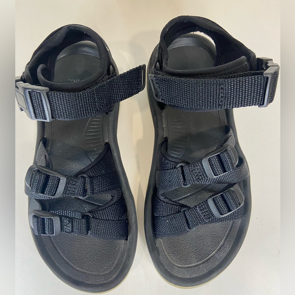 Sold! Teva Hurricane Xlt2 Alp Womens Lightweight Walking Sandals. Size 7 Black